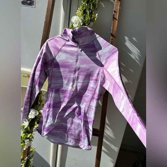 Purple camouflage under armour size m pull over dry sweater shirt - Picture 3 of 8